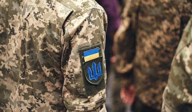 Ветерани війни, сім’ї загиблих (померлих) ветеранів війни та сім’ї загиблих (померлих) Захисників та Захисниць України обслуговуються позачергово!